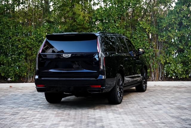 Cadillac Escalade — photo 5