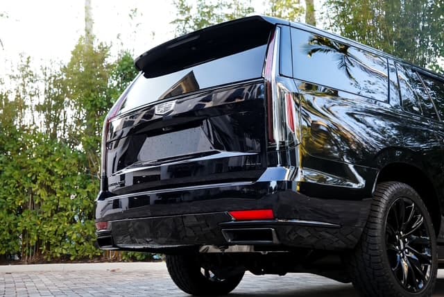 Cadillac Escalade — photo 6