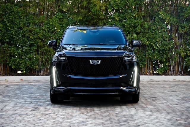 Cadillac Escalade — photo 7