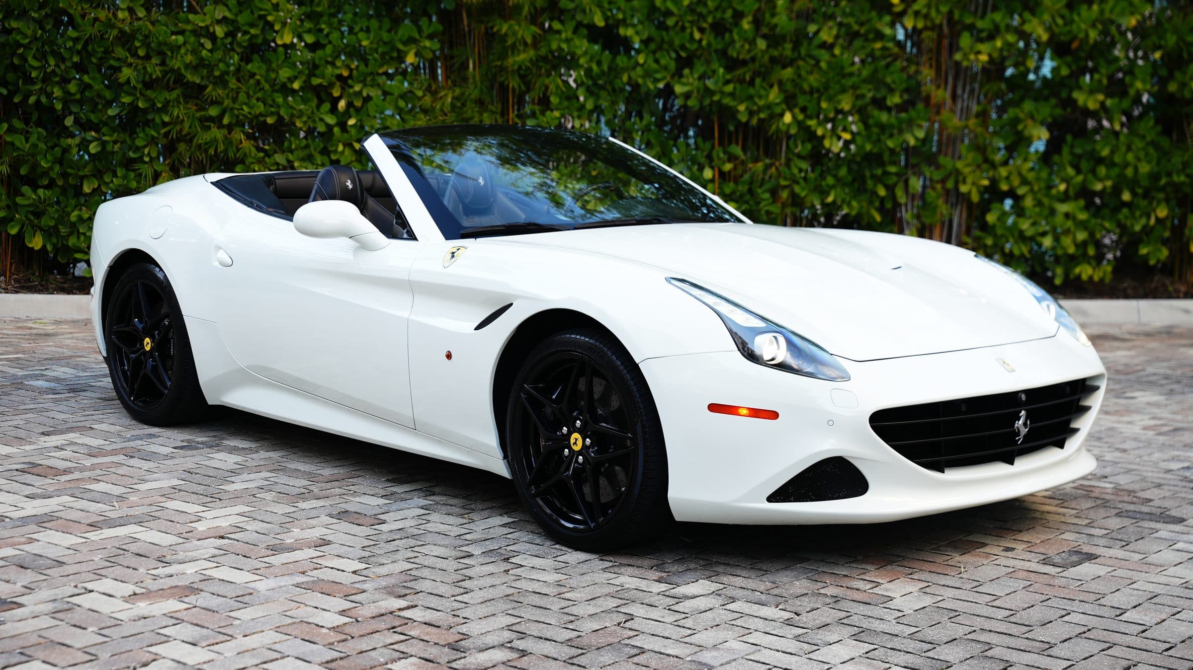Ferrari California T — photo 1