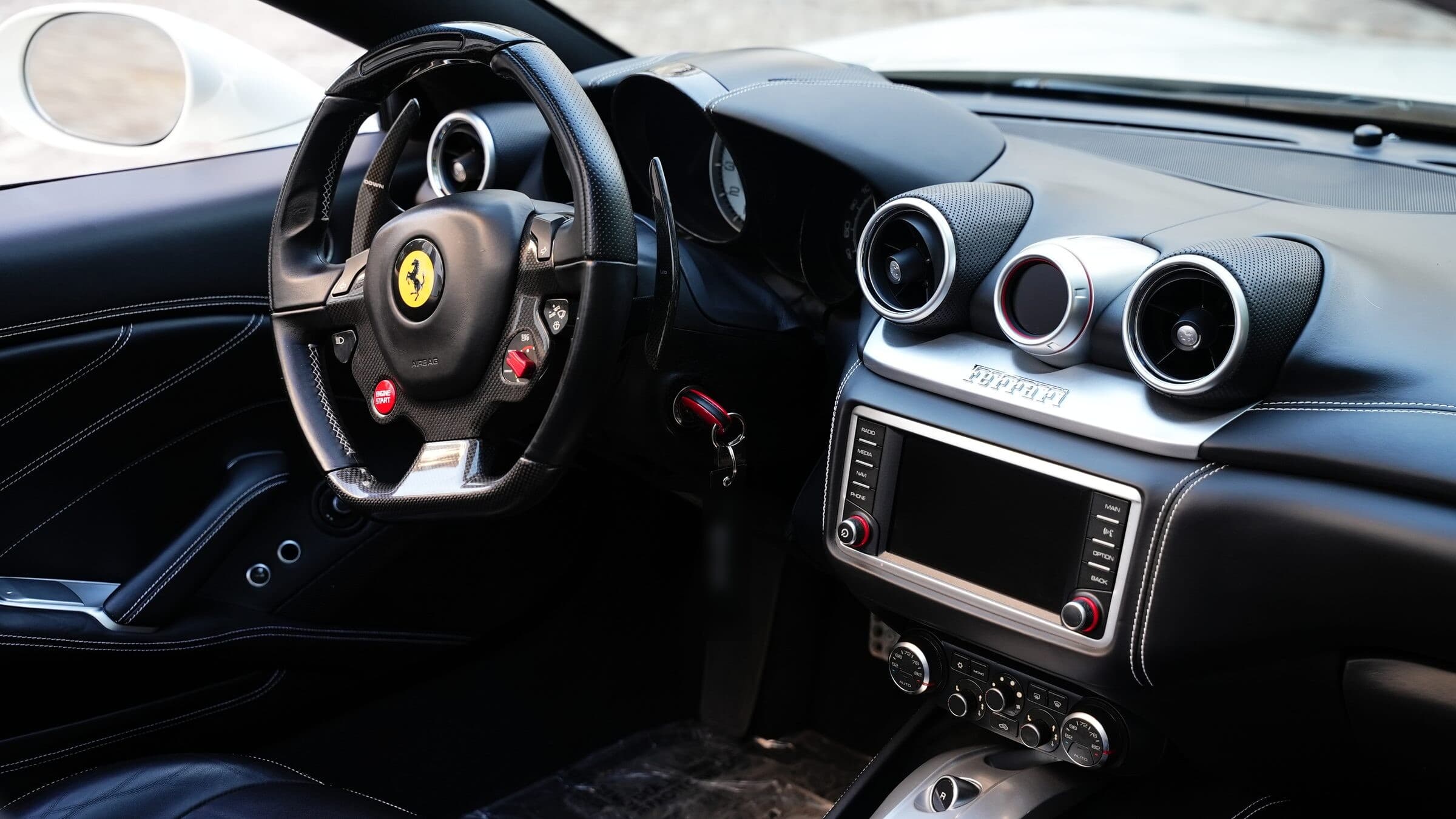 Ferrari California T — photo 11
