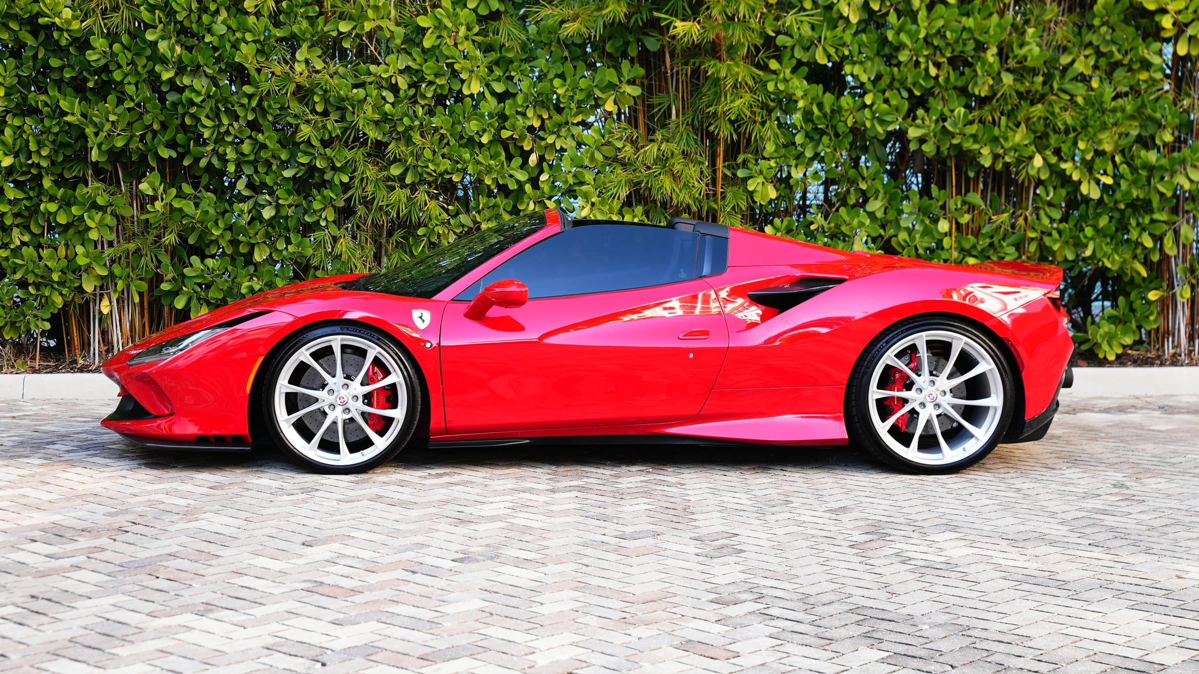 Ferrari F8 Spider — photo 3
