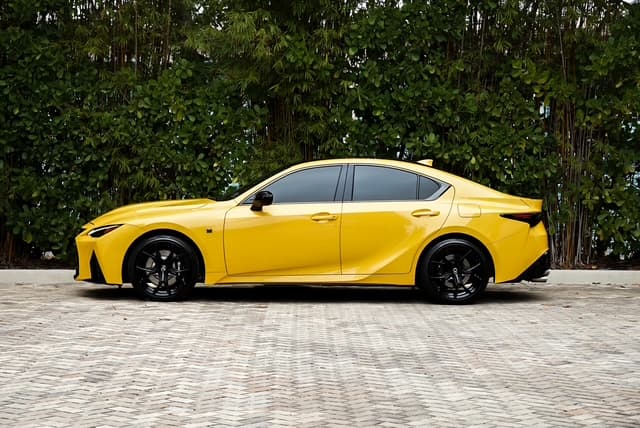 Lexus IS 500 F Sport — photo 3