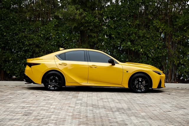 Lexus IS 500 F Sport — photo 4