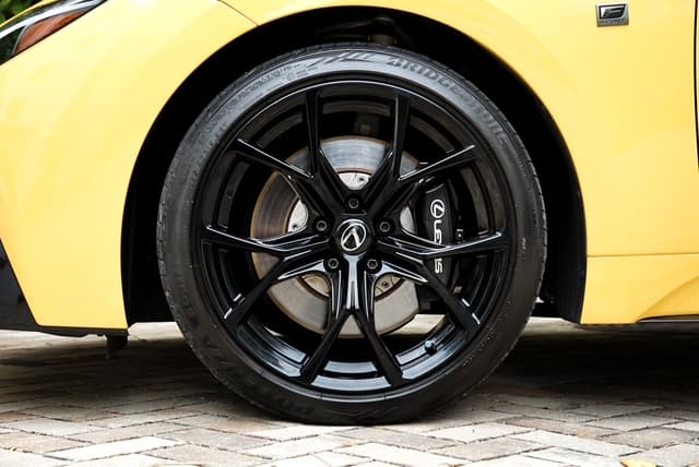 Lexus IS 500 F Sport — photo 10