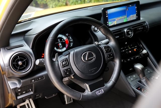 Lexus IS 500 F Sport — photo 14