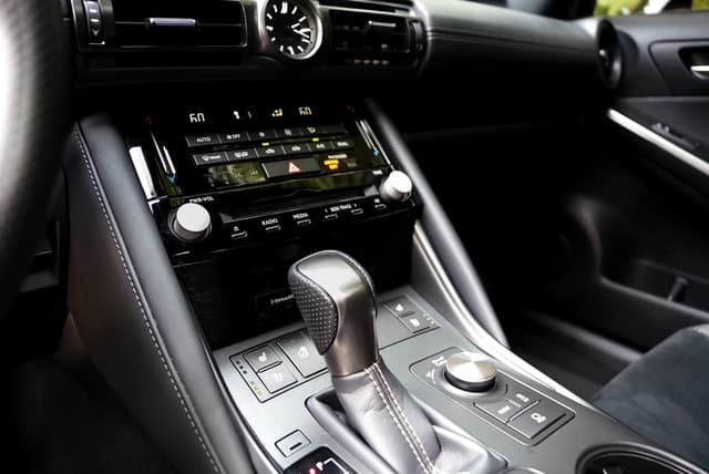 Lexus IS 500 F Sport — photo 17