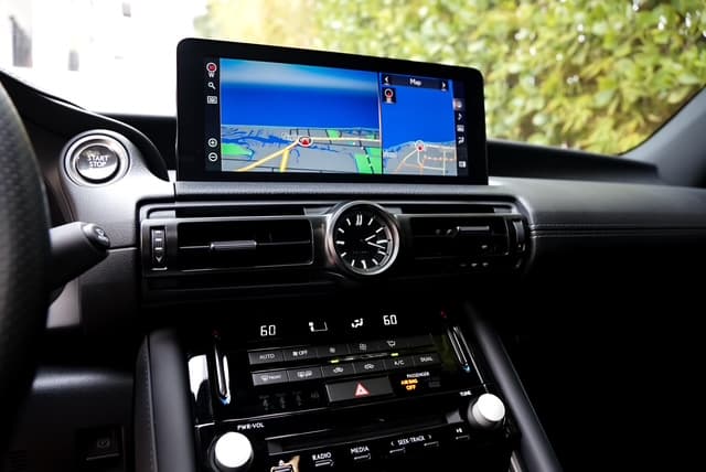 Lexus IS 500 F Sport — photo 18