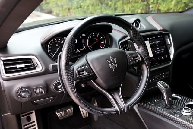Maserati Ghibli Trofeo — photo 14