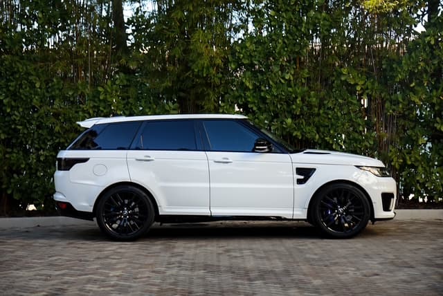 Range Rover Sport SVR — photo 3