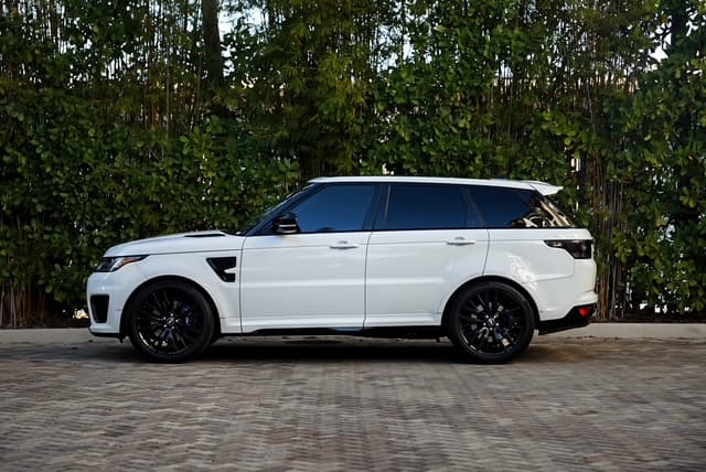 Range Rover Sport SVR — photo 4