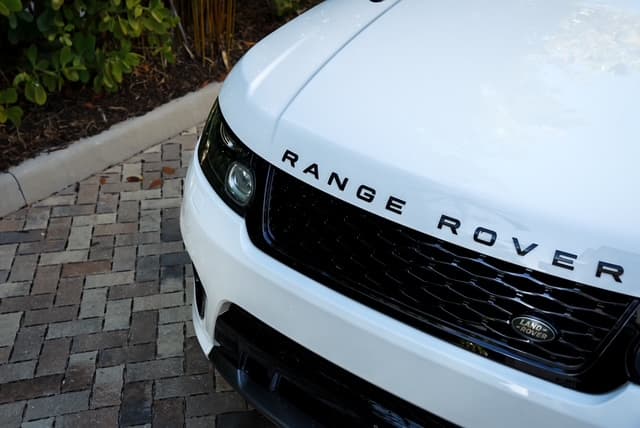 Range Rover Sport SVR — photo 6